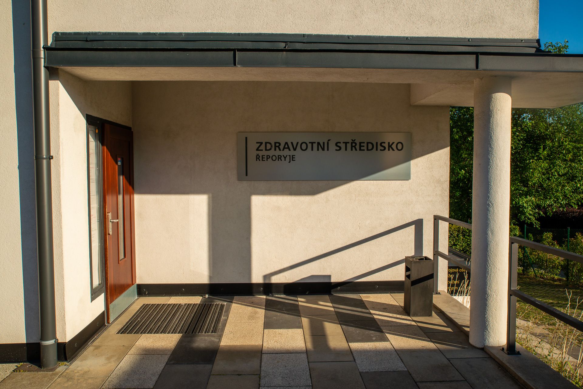 Dvojdomy Řeporyje - Zdravotní středisko Řeporyje